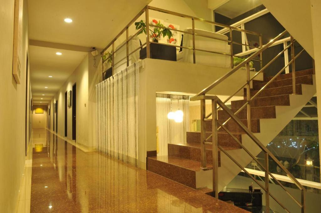 Benito Residence Tangerang Buitenkant foto