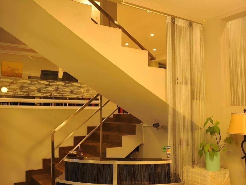 Benito Residence Tangerang Buitenkant foto