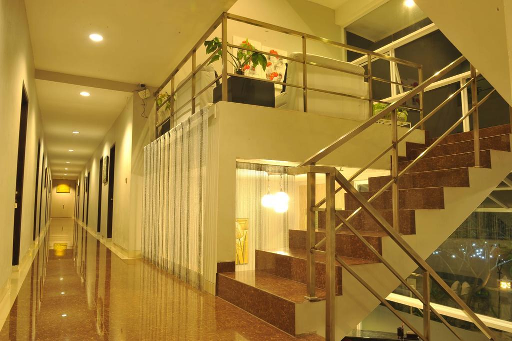 Benito Residence Tangerang Buitenkant foto