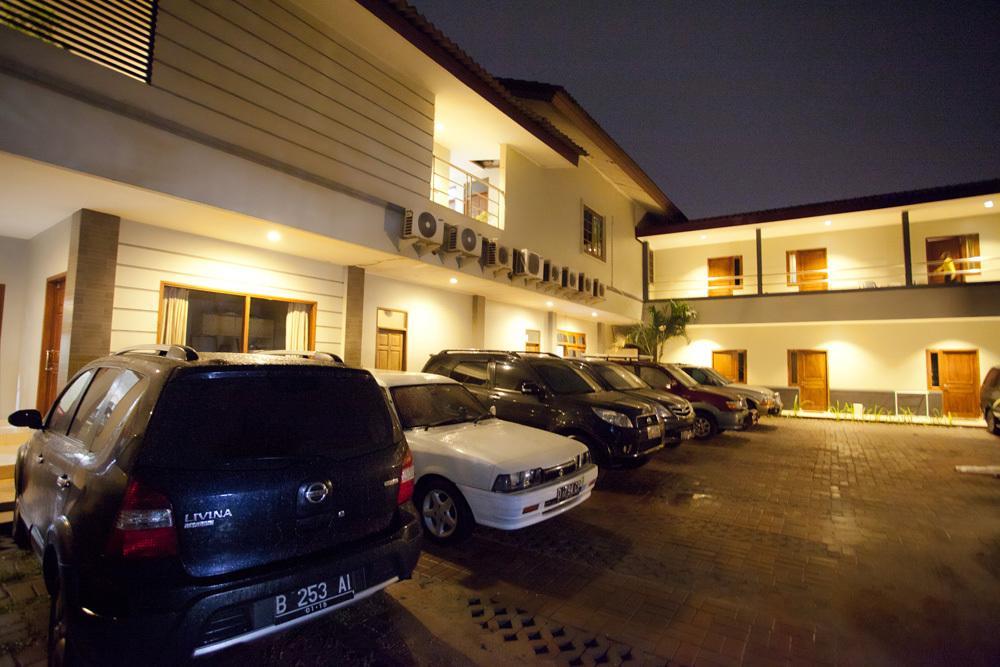 Benito Residence Tangerang Buitenkant foto