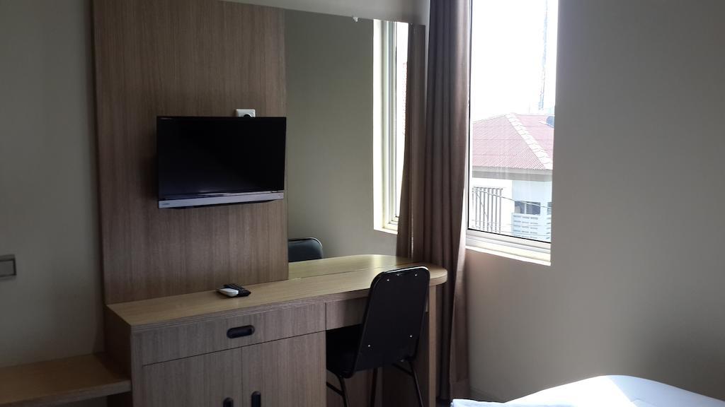 Benito Residence Tangerang Kamer foto