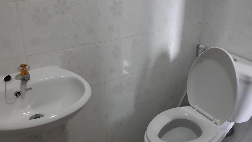 Benito Residence Tangerang Buitenkant foto